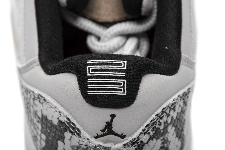 Light CD6846-002 11 Bone Retro Jordan Snake Low  1224